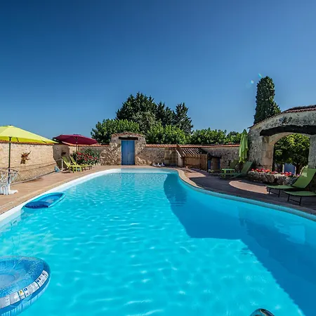 Refuge De Perreau Nyaraló Saint-Michel-de-Montaigne