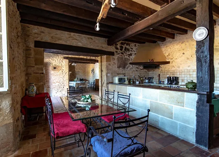 Refuge De Perreau Saint-Michel-de-Montaigne